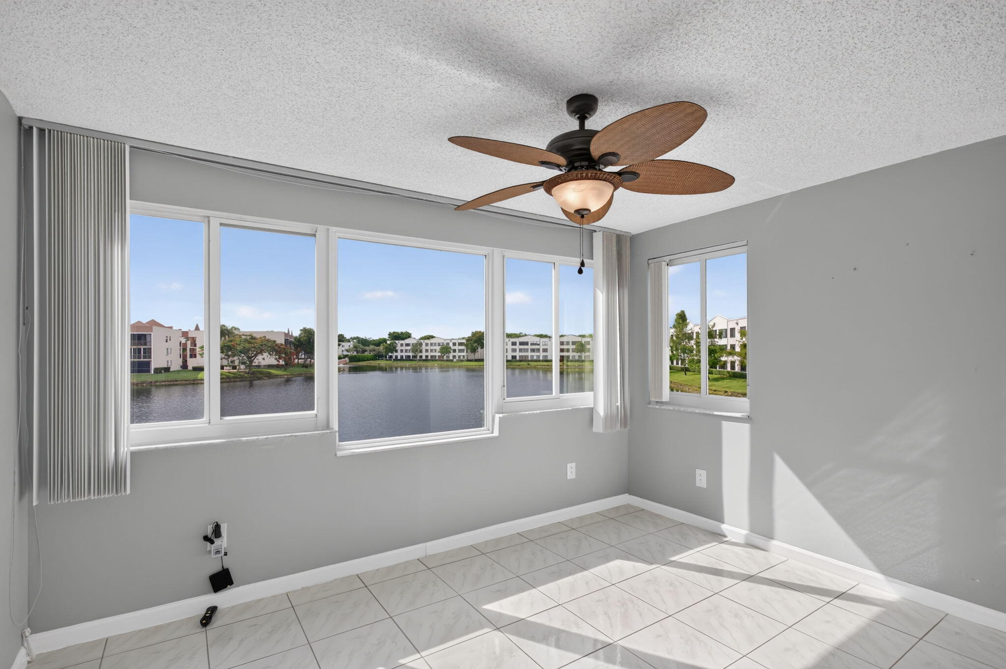 DEVON CONDOMINIUM - Residential