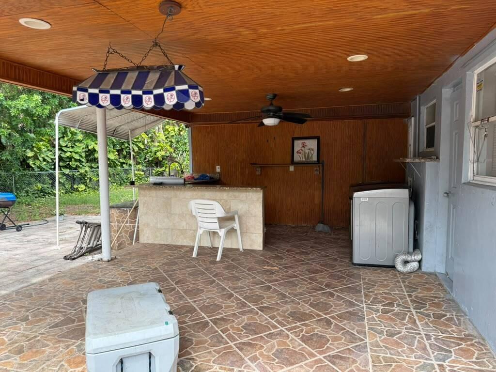 PALM BEACH FARMS CO 7 - Residential
