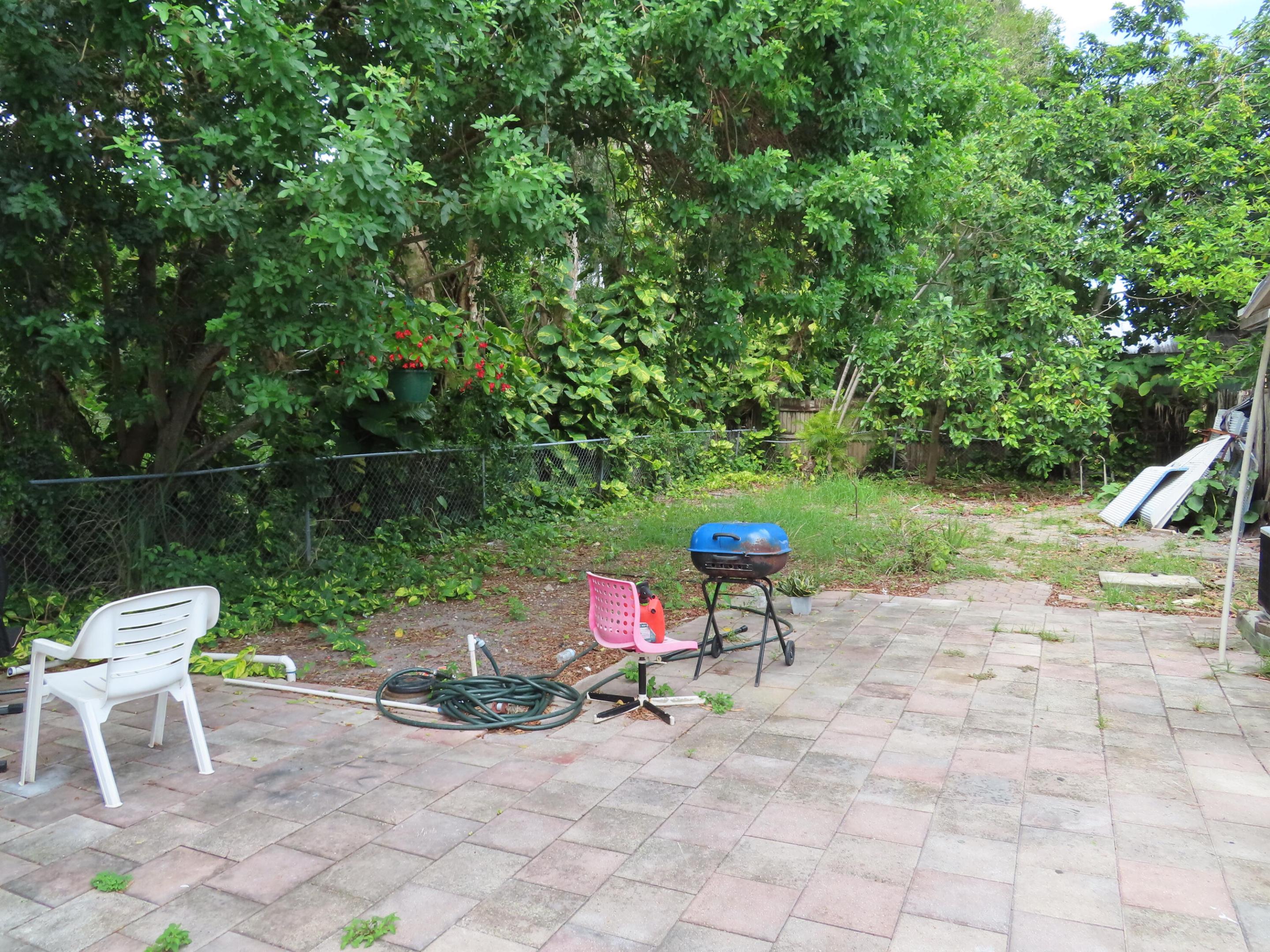 PALM BEACH FARMS CO 7 - Residential
