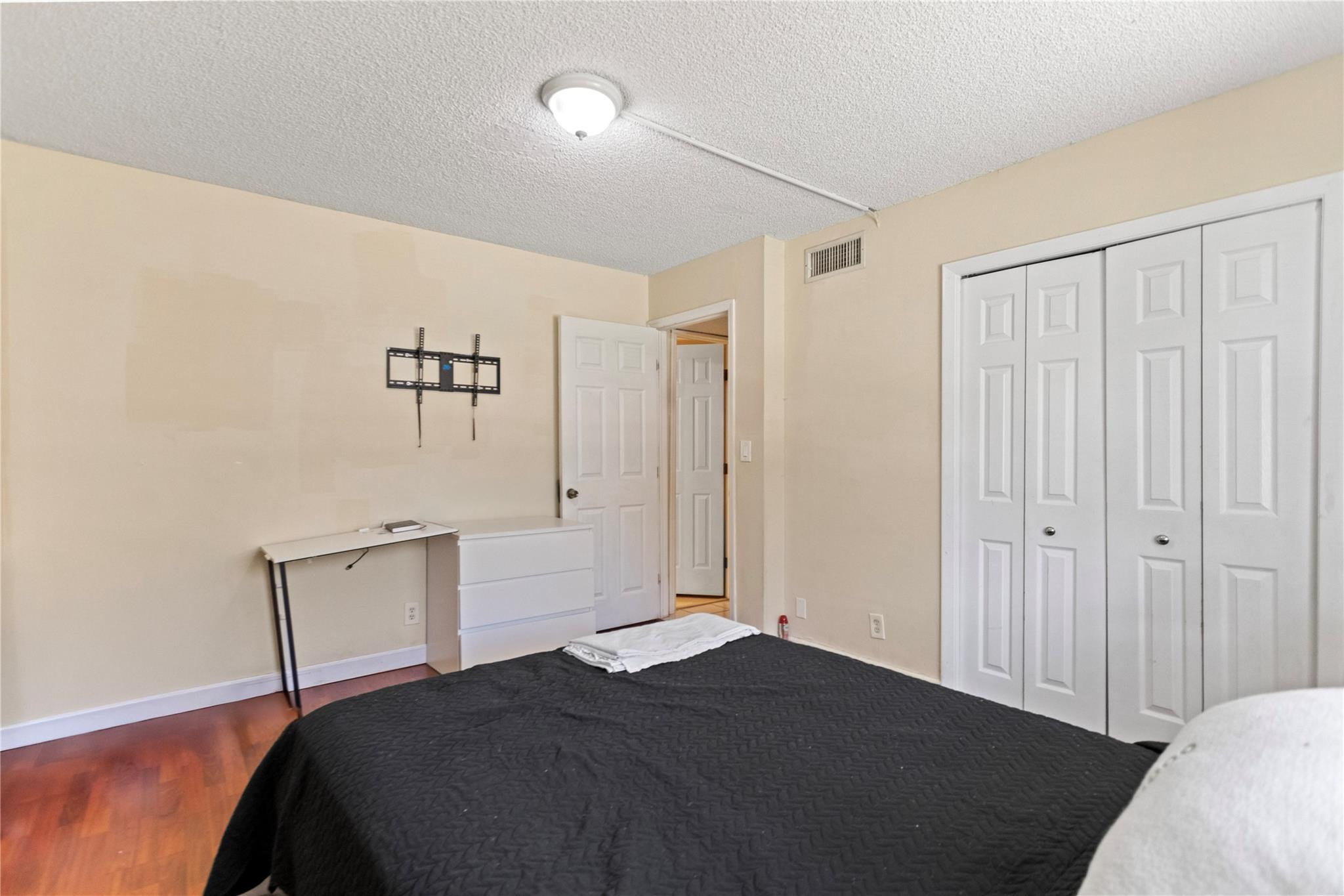 SADDLE CLUB GARDEN APTS AT - Residential