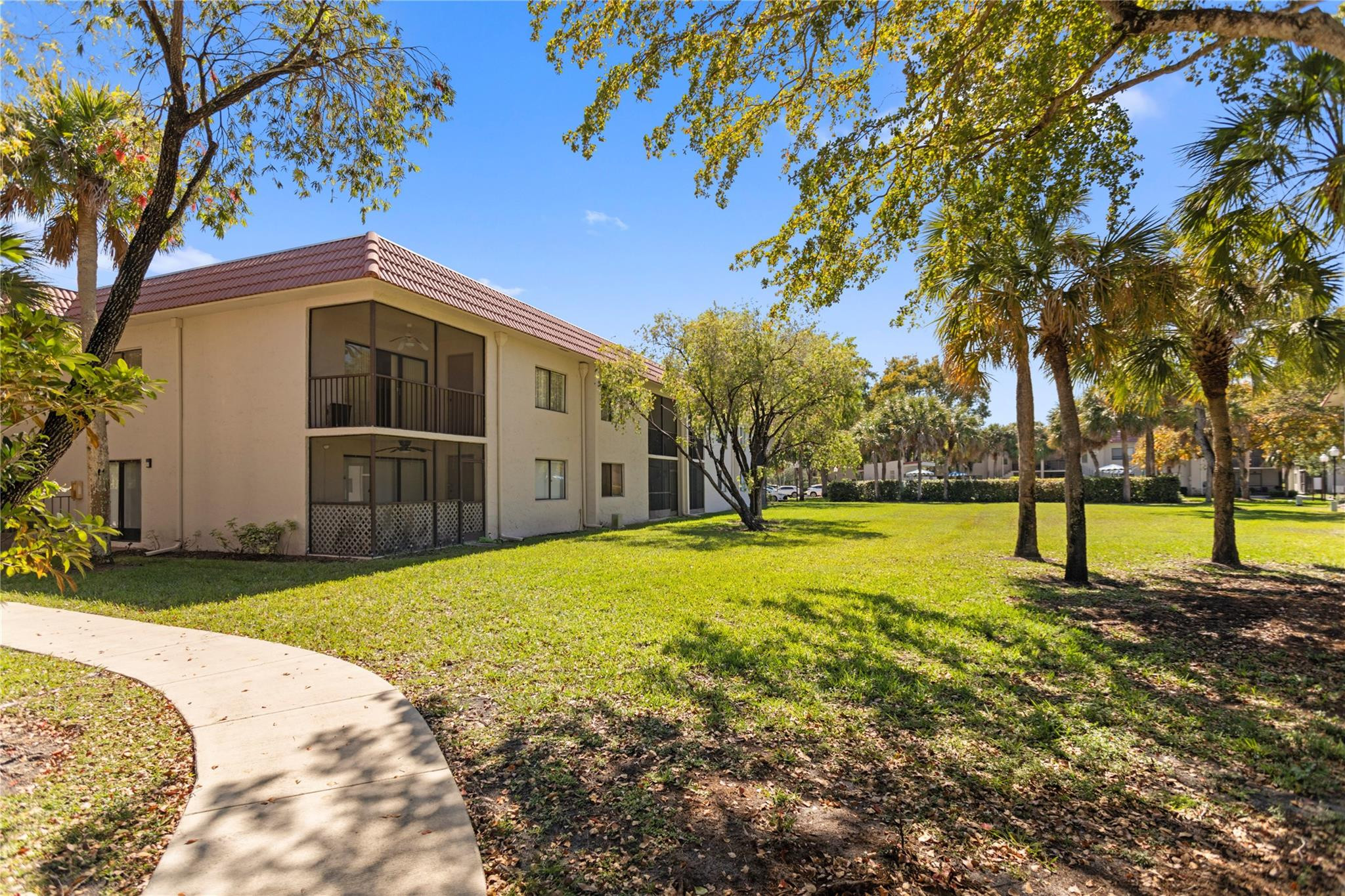 SADDLE CLUB GARDEN APTS AT - Residential