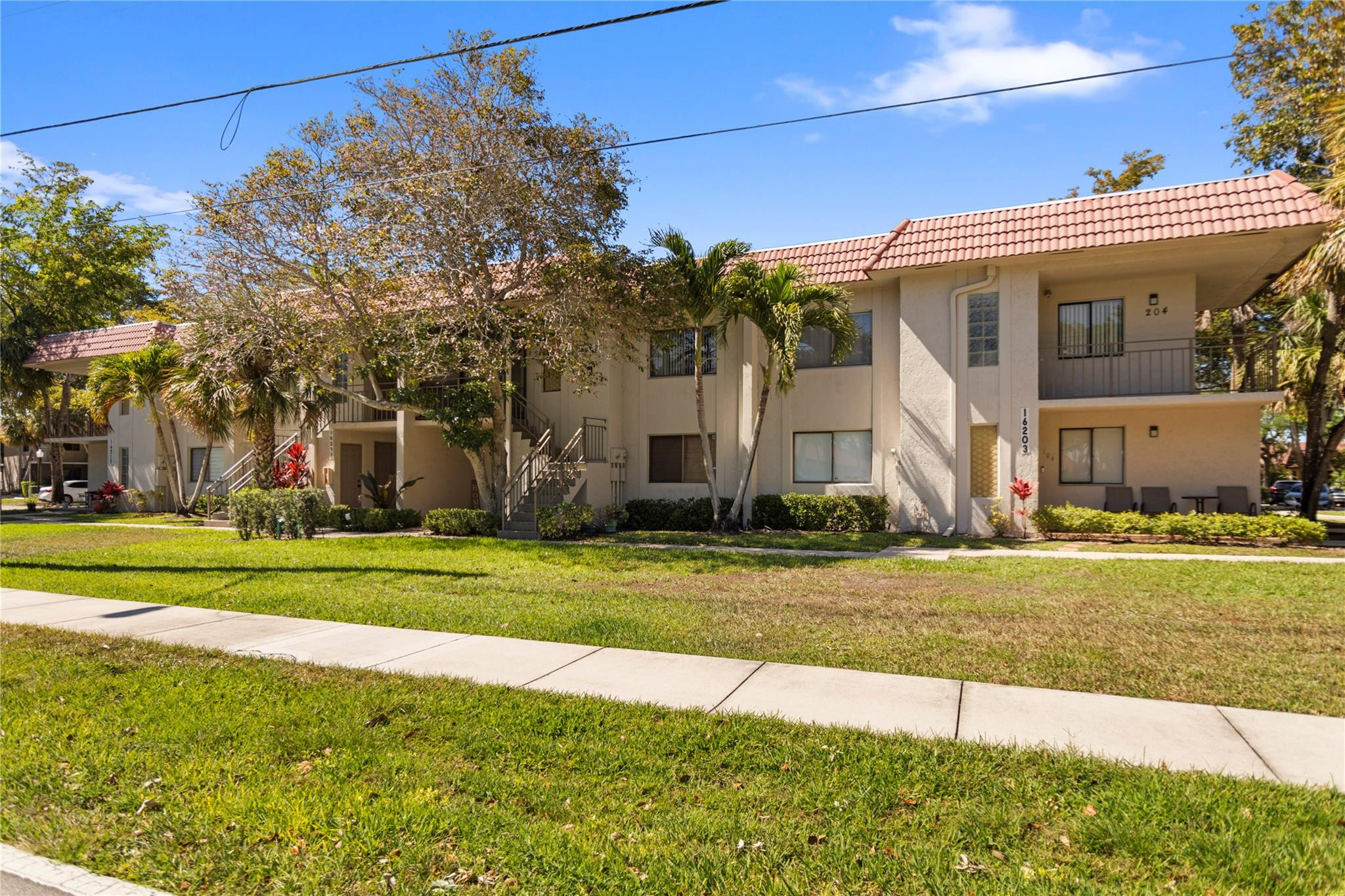 SADDLE CLUB GARDEN APTS AT - Residential