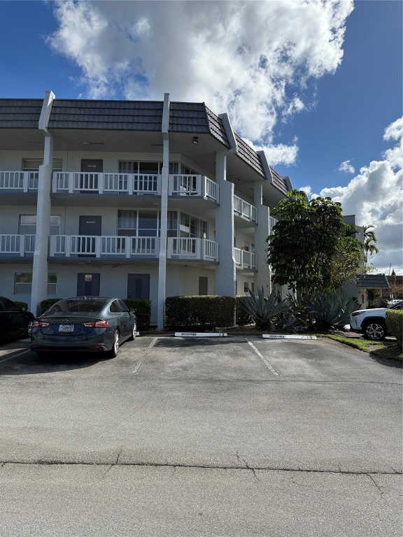 Royal Park Gardens 1-C - Residential