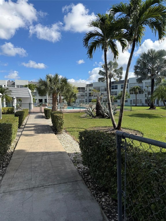 Royal Park Gardens 1-C - Residential