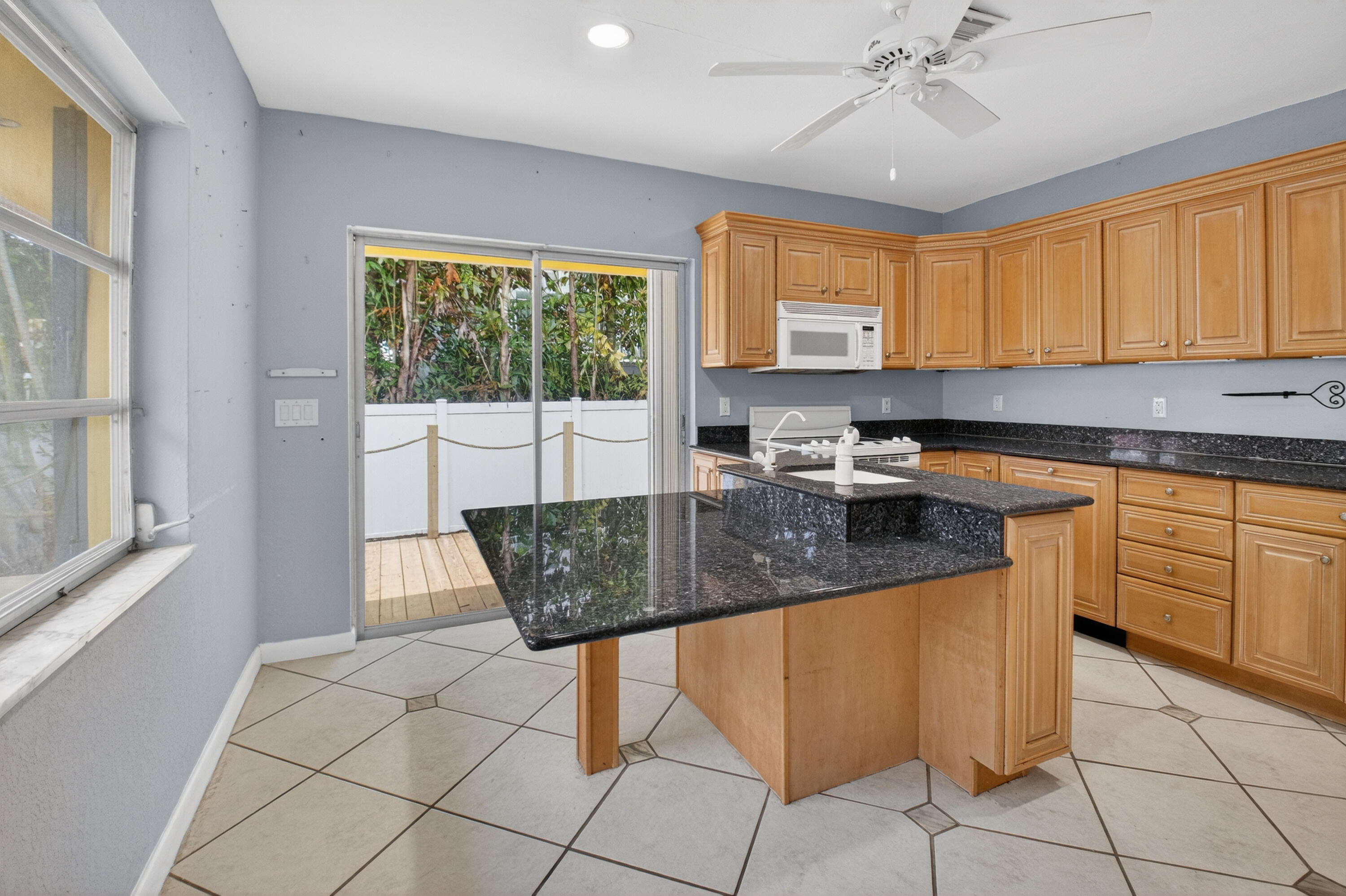 DELRAY TOWN OF - Residential Income