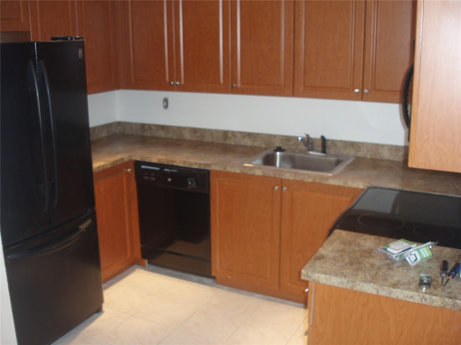 ARROWHEAD GOLF & TENNIS CLUB - Residential