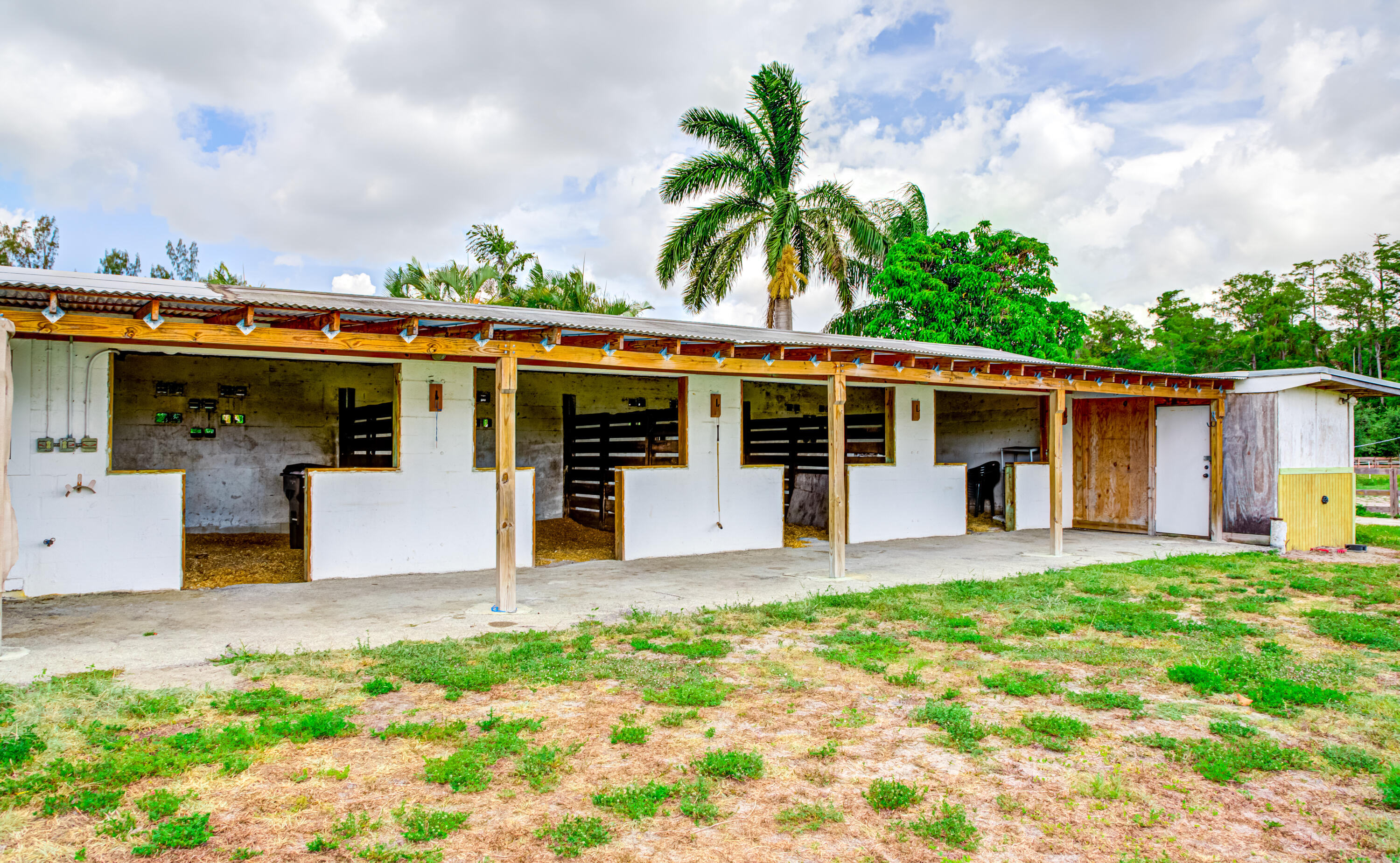 PALM BEACH FARMS CO 3 - Residential