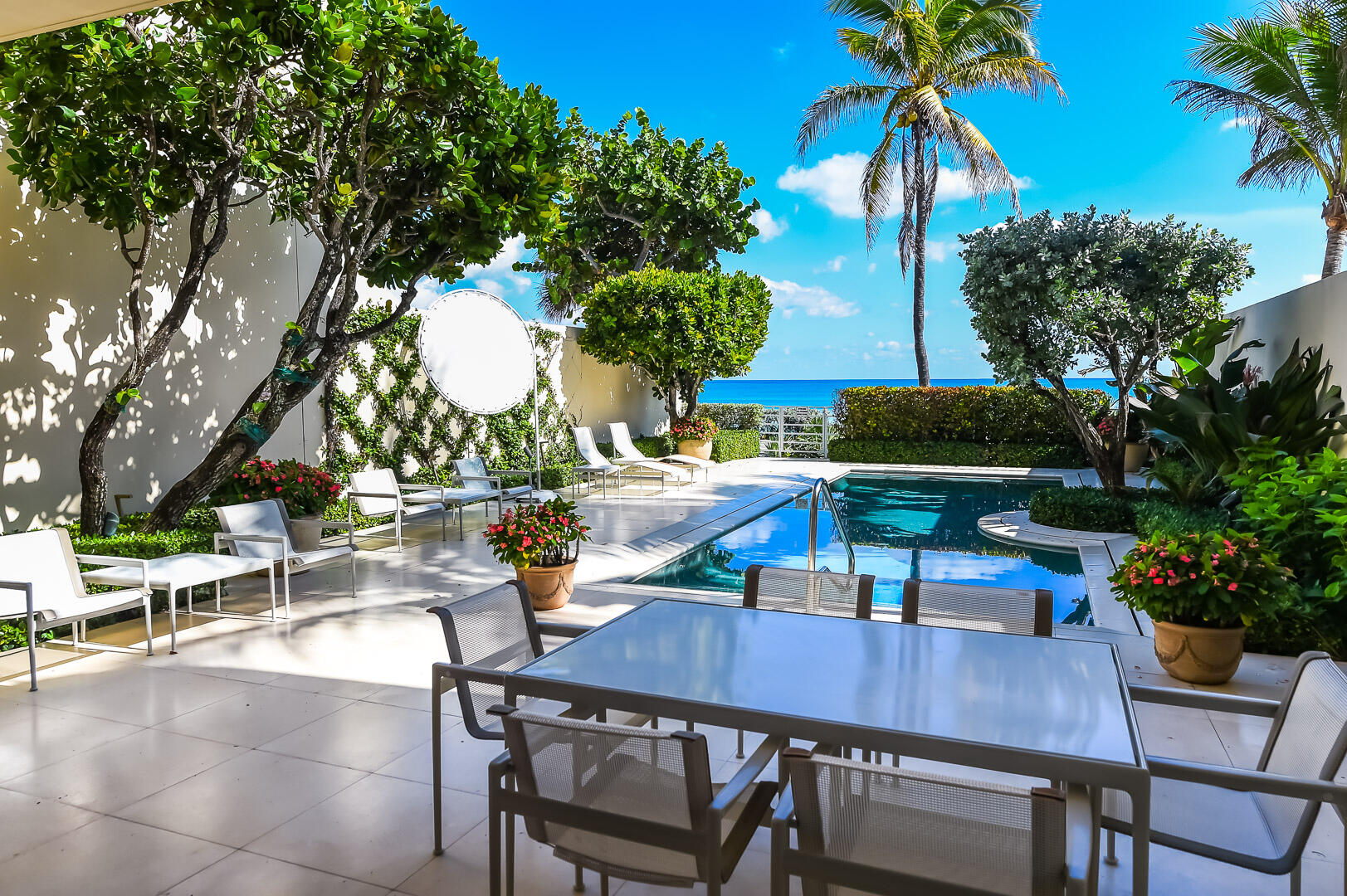 RESIDENCES AT SLOANS CURVE - Residential
