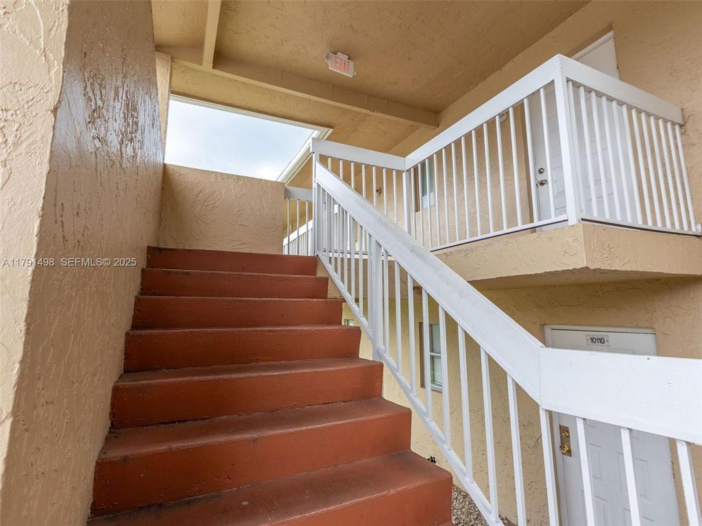 LAKEWOOD VILLAGE - Residential Lease