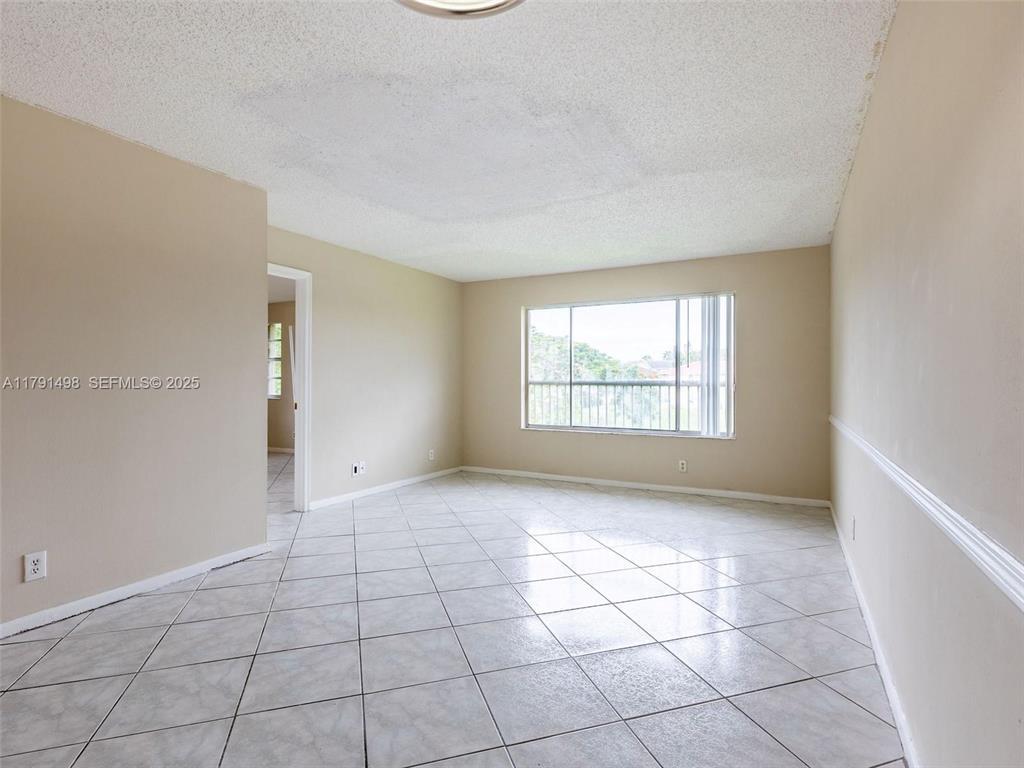 LAKEWOOD VILLAGE - Residential Lease