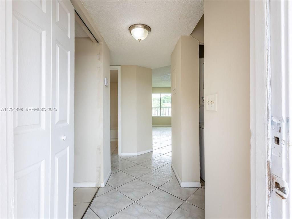 LAKEWOOD VILLAGE - Residential Lease