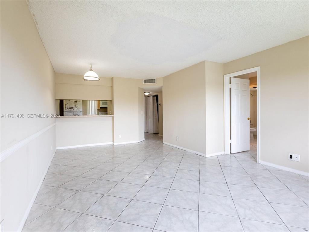 LAKEWOOD VILLAGE - Residential Lease