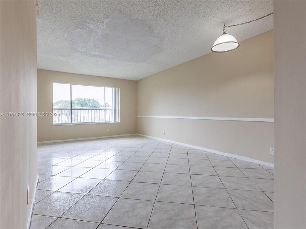 LAKEWOOD VILLAGE - Residential Lease