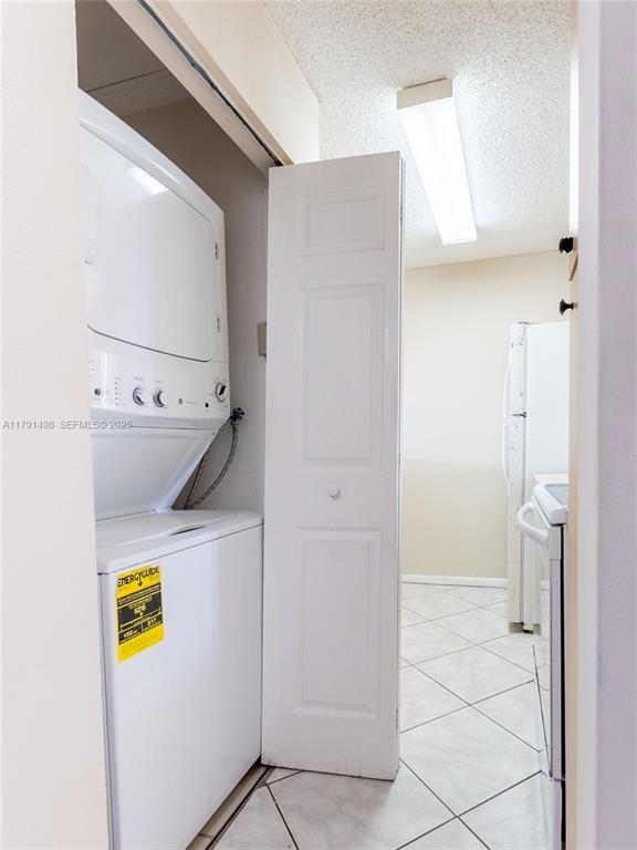 LAKEWOOD VILLAGE - Residential Lease