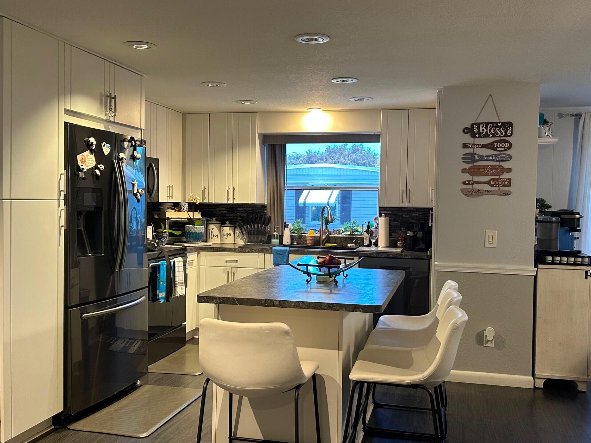 DEERFIELD LAKE - Residential