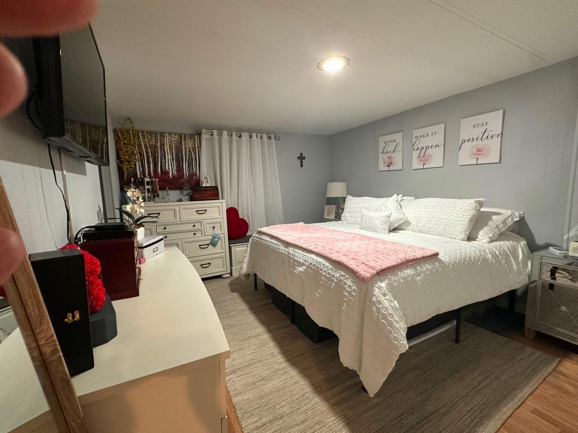 DEERFIELD LAKE - Residential