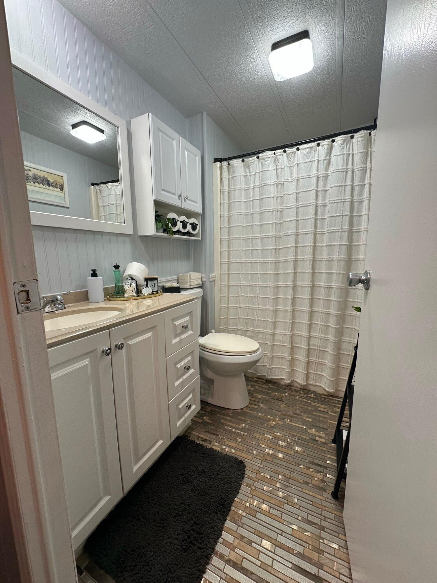 DEERFIELD LAKE - Residential