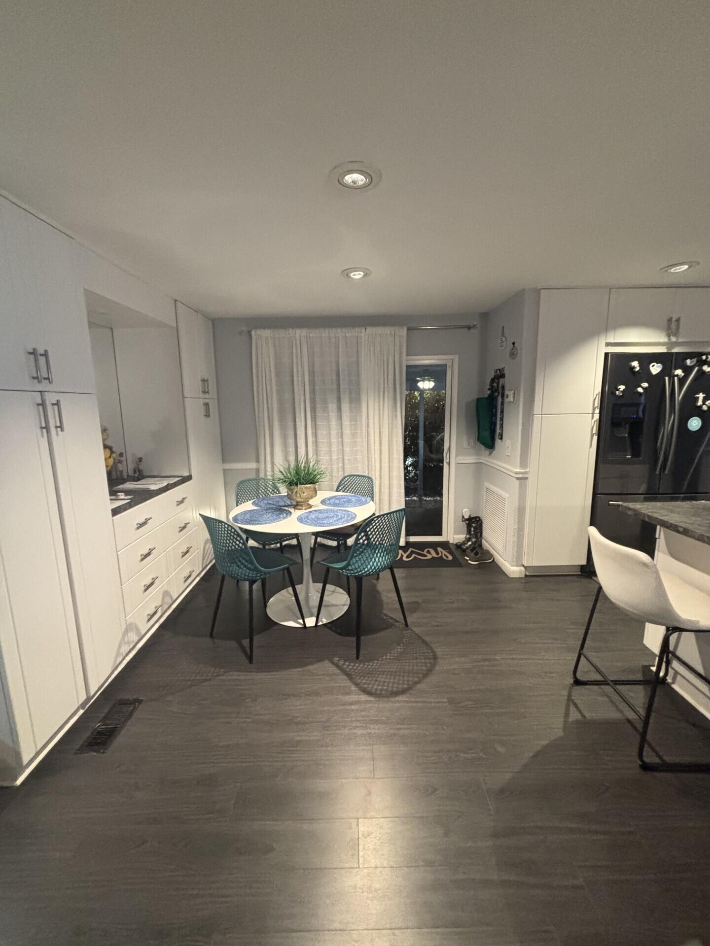 DEERFIELD LAKE - Residential