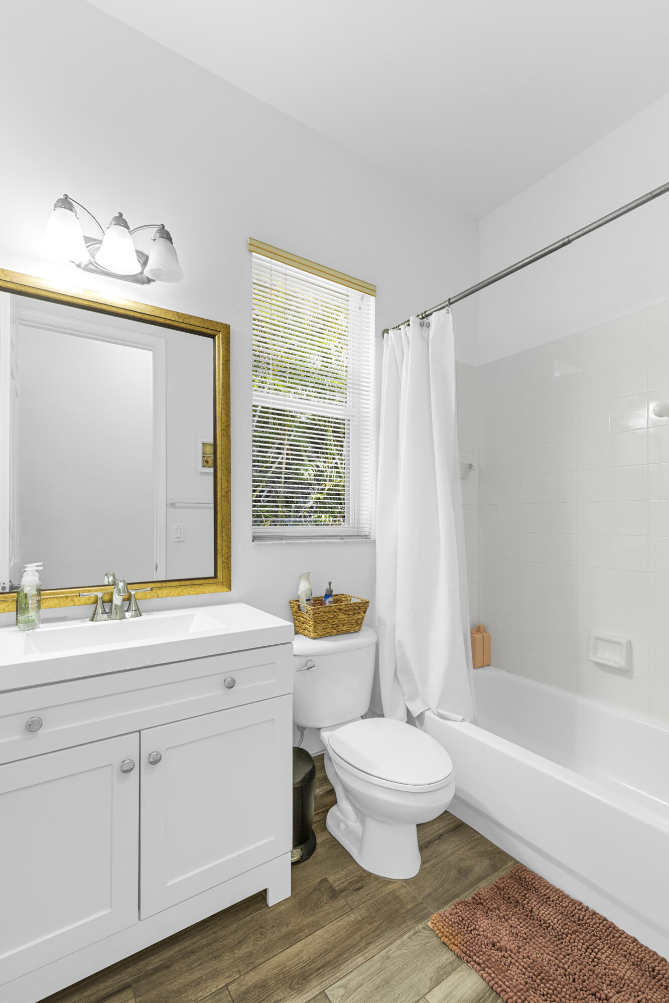 WHITEHORSE ESTATES - Residential