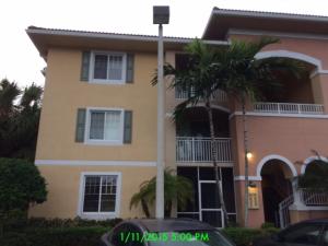 Beautiful unit that has just been freshly painted. New fixtures, smoke and CO2 detectors etc. The property has fully upgraded kitchen with granite counter tops and stainless steel appliances. Title floors in main areas are tiled and bedrooms have brand new carpeting..