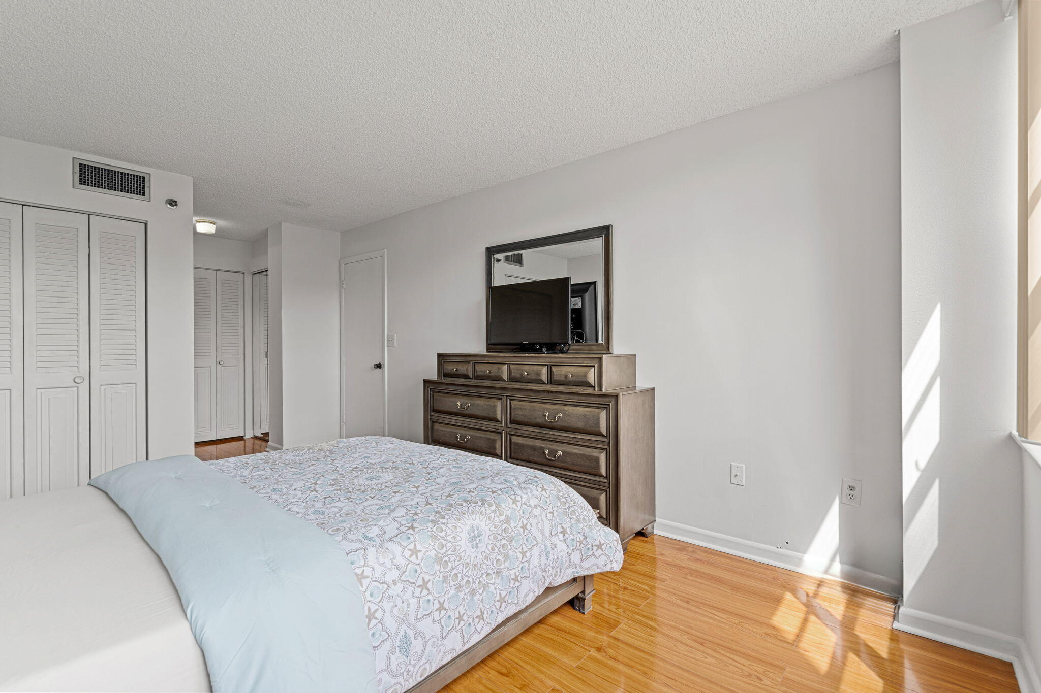 PARK PLACE CONDOMINIUM NO SIX - Residential