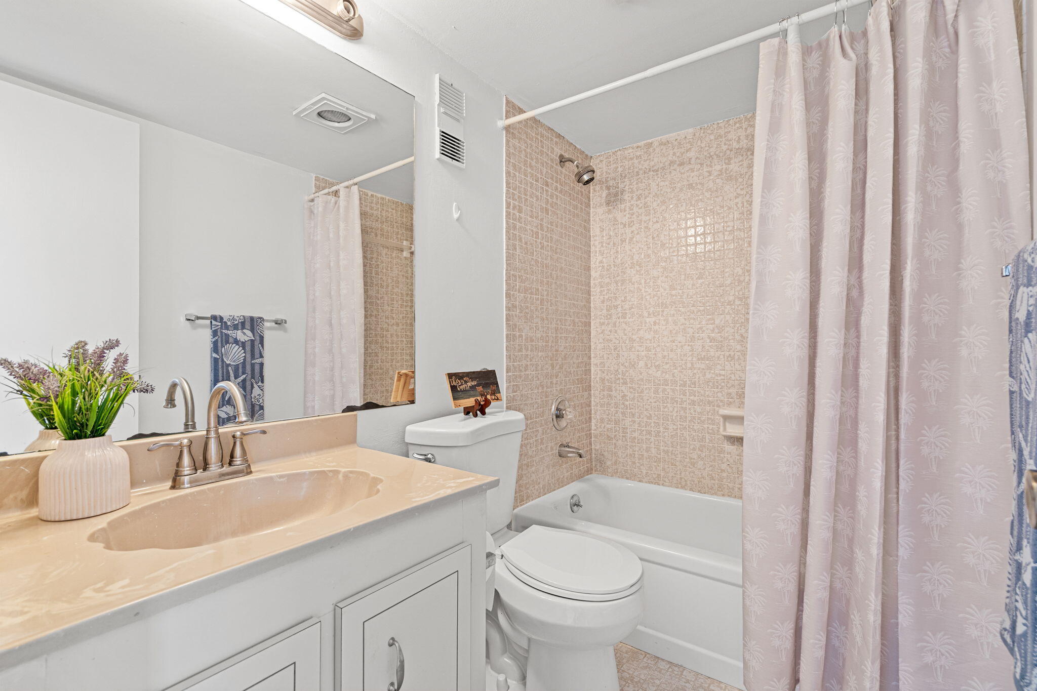 PARK PLACE CONDOMINIUM NO SIX - Residential
