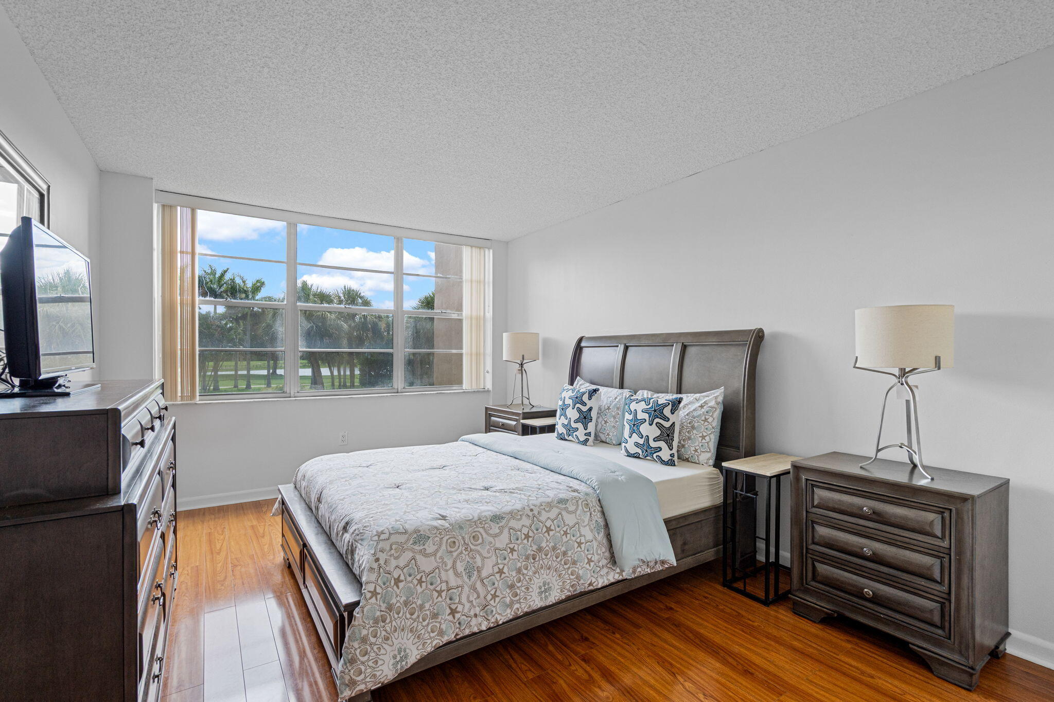 PARK PLACE CONDOMINIUM NO SIX - Residential