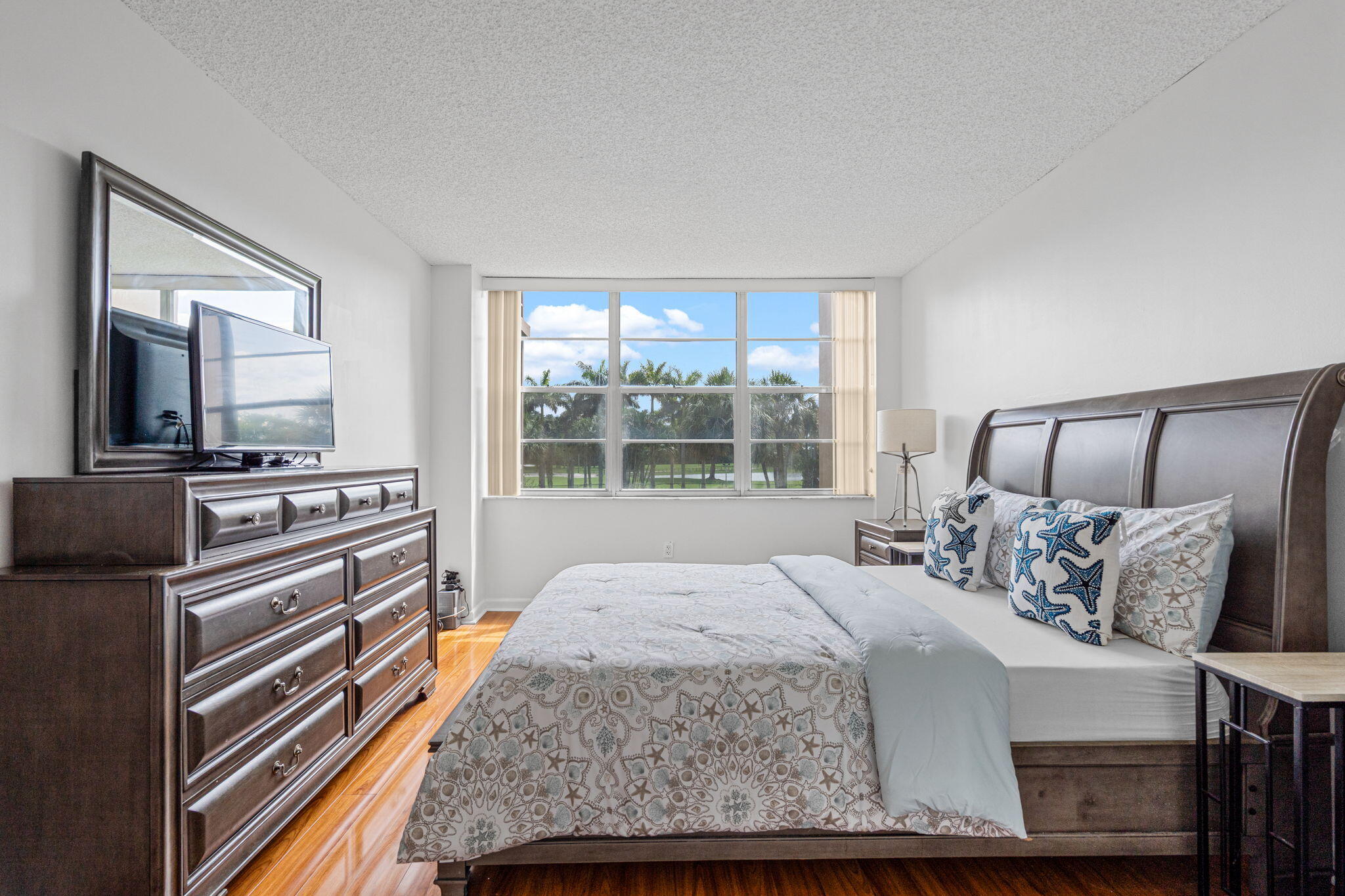 PARK PLACE CONDOMINIUM NO SIX - Residential