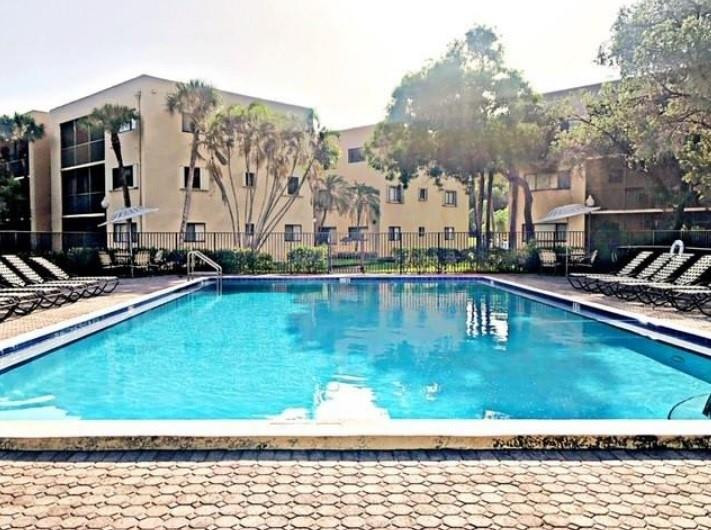 THE HORIZONS CONDO #4 - Residential Lease