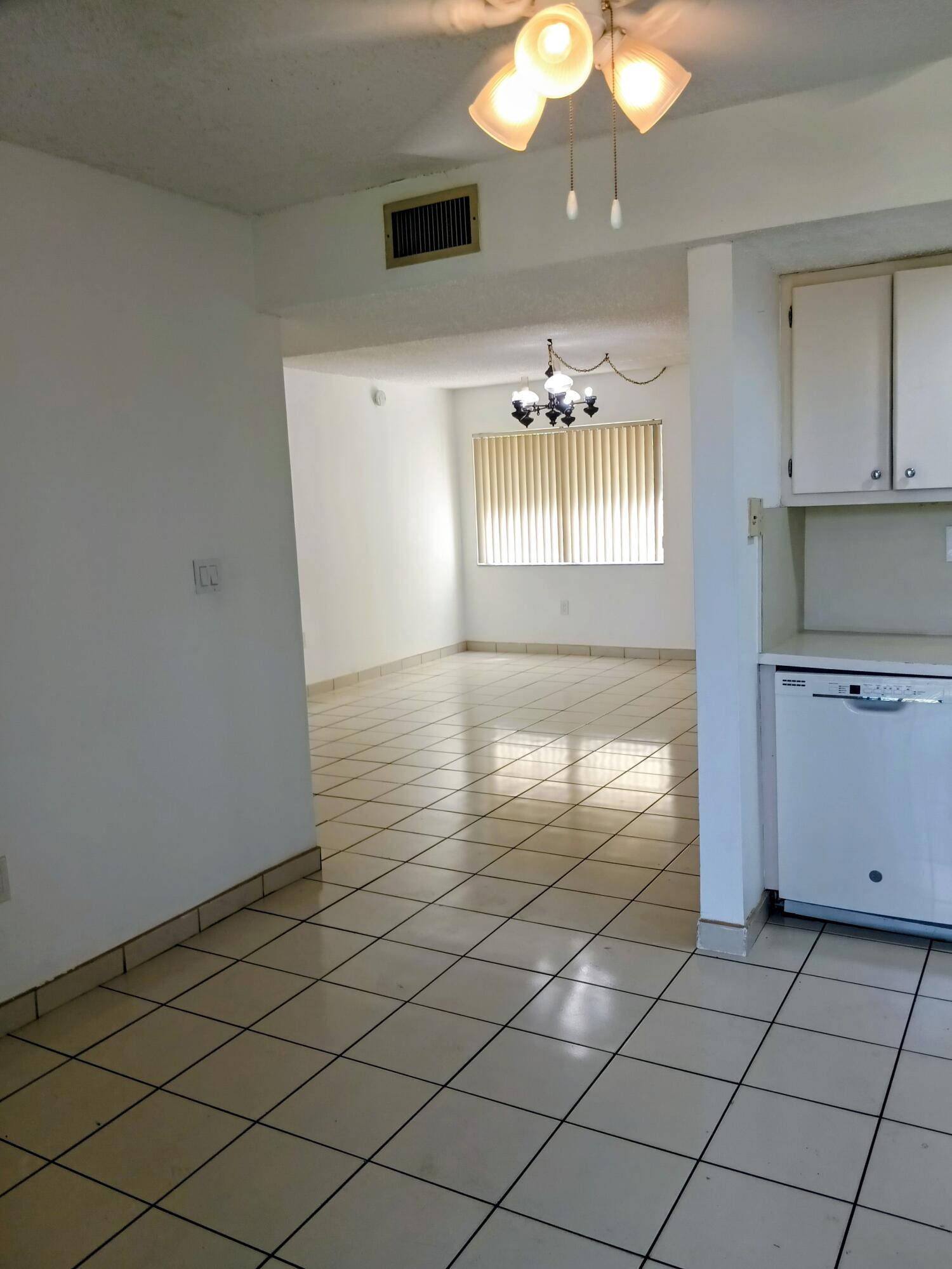 THE HORIZONS CONDO #4 - Residential Lease