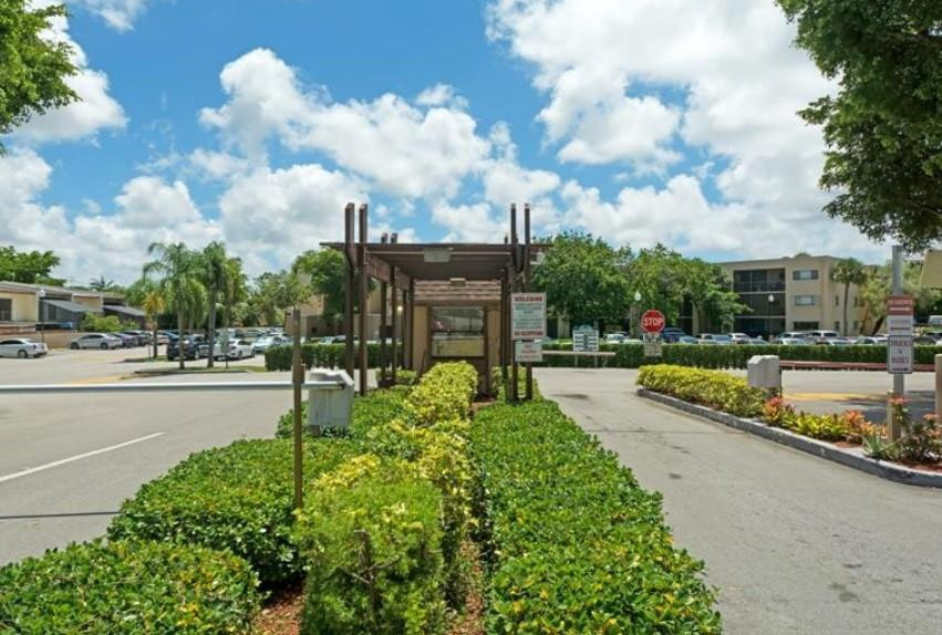 THE HORIZONS CONDO #4 - Residential Lease