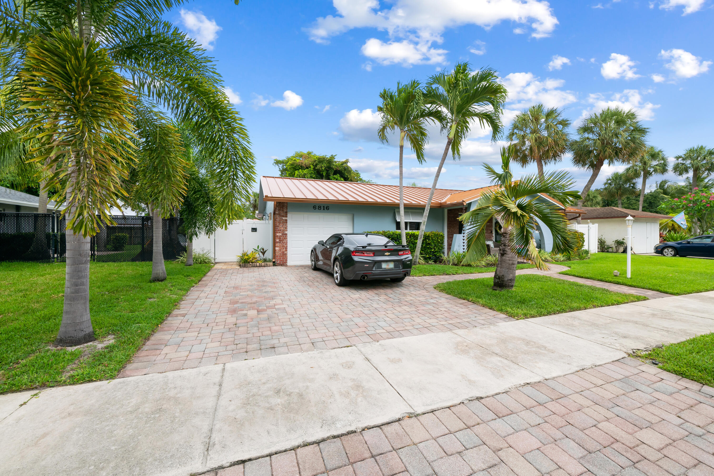 PALM-AIRE VILLAGE SECTION 3 - Residential