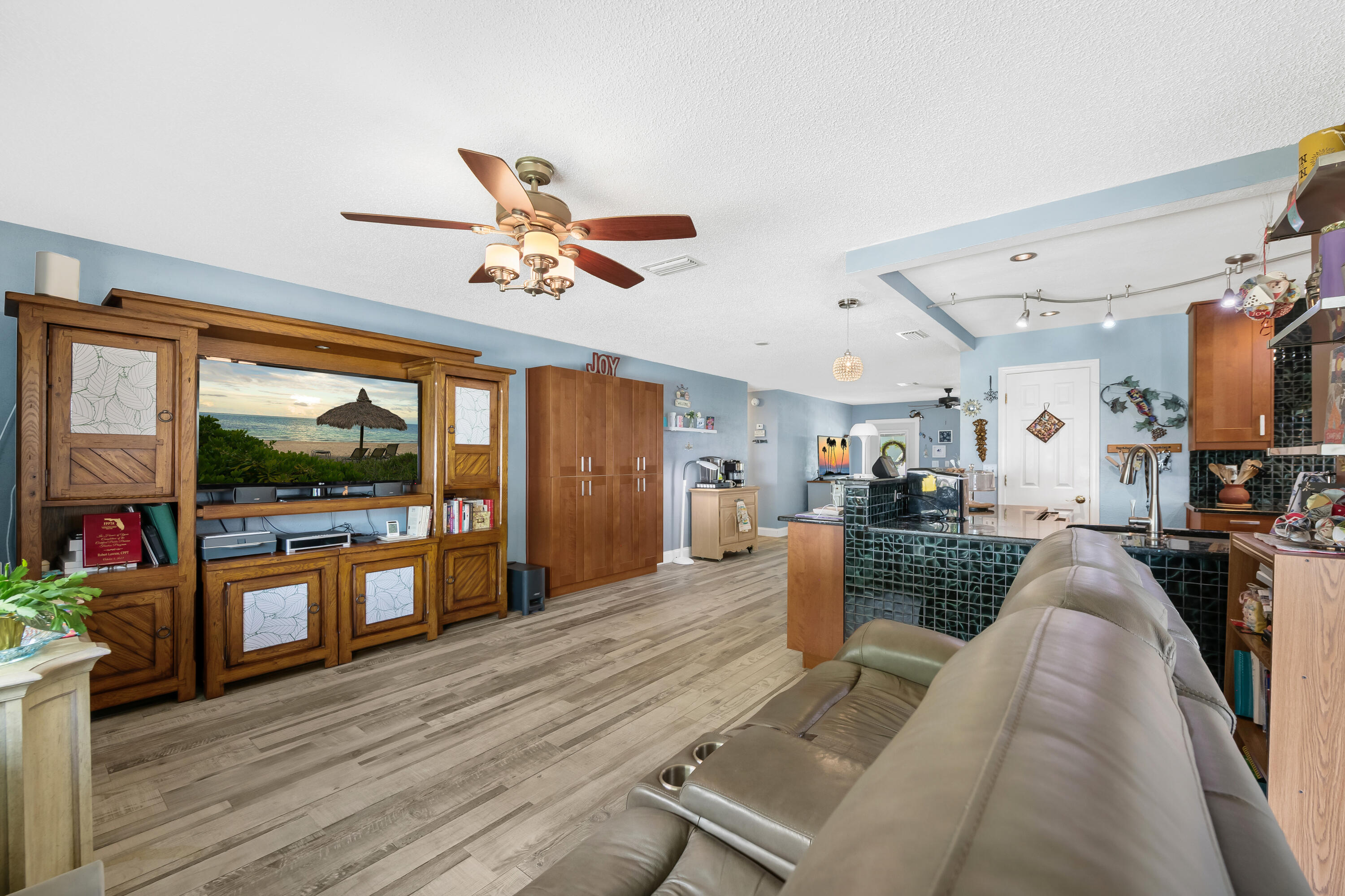 PALM-AIRE VILLAGE SECTION 3 - Residential