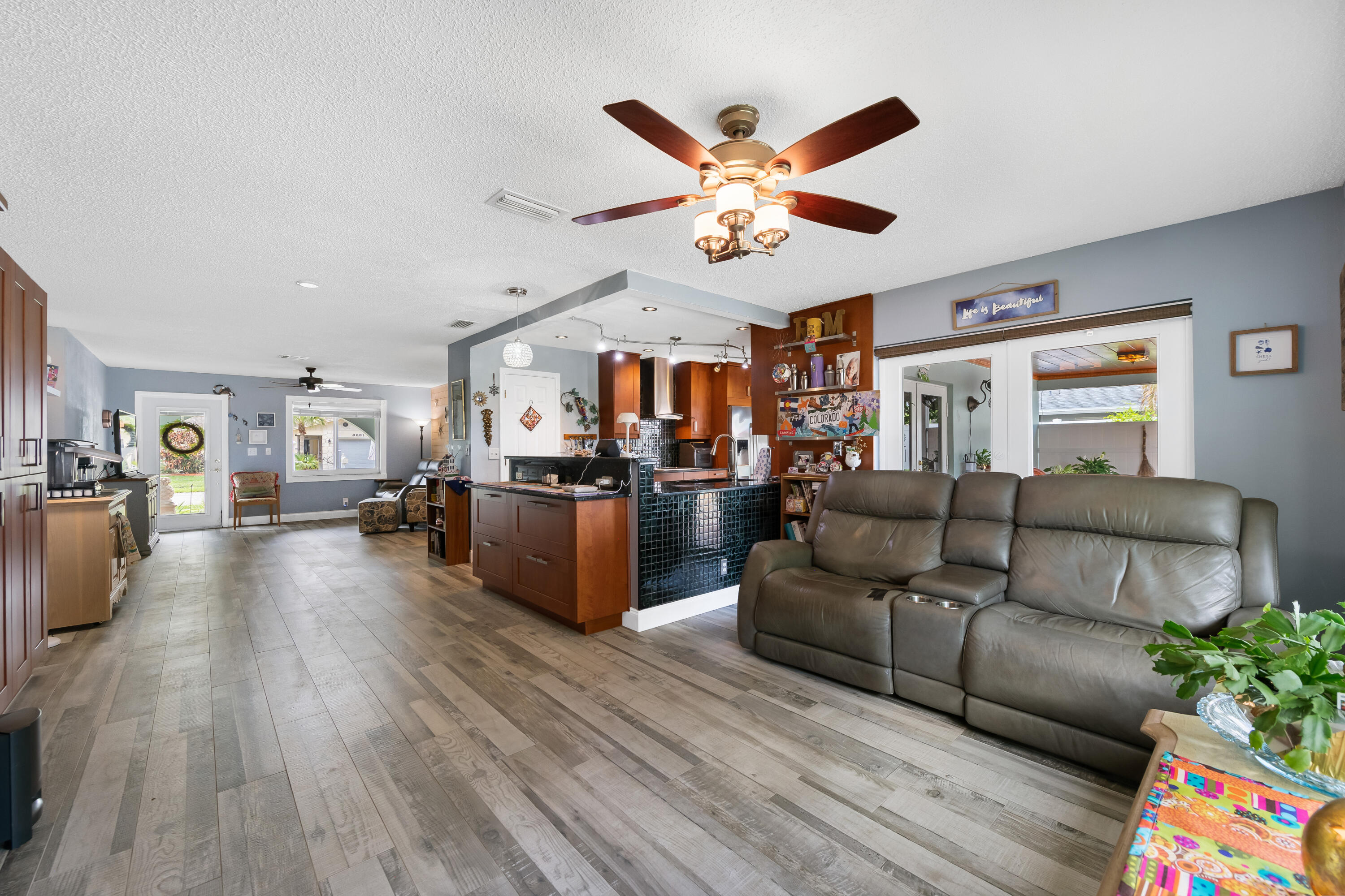 PALM-AIRE VILLAGE SECTION 3 - Residential