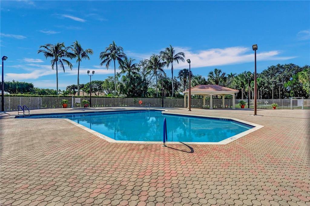 Floral Lakes - Residential