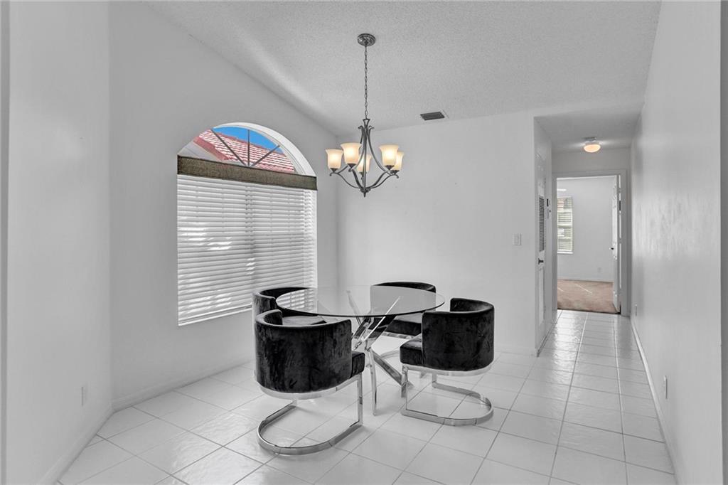 Floral Lakes - Residential