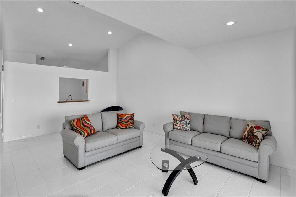 Floral Lakes - Residential