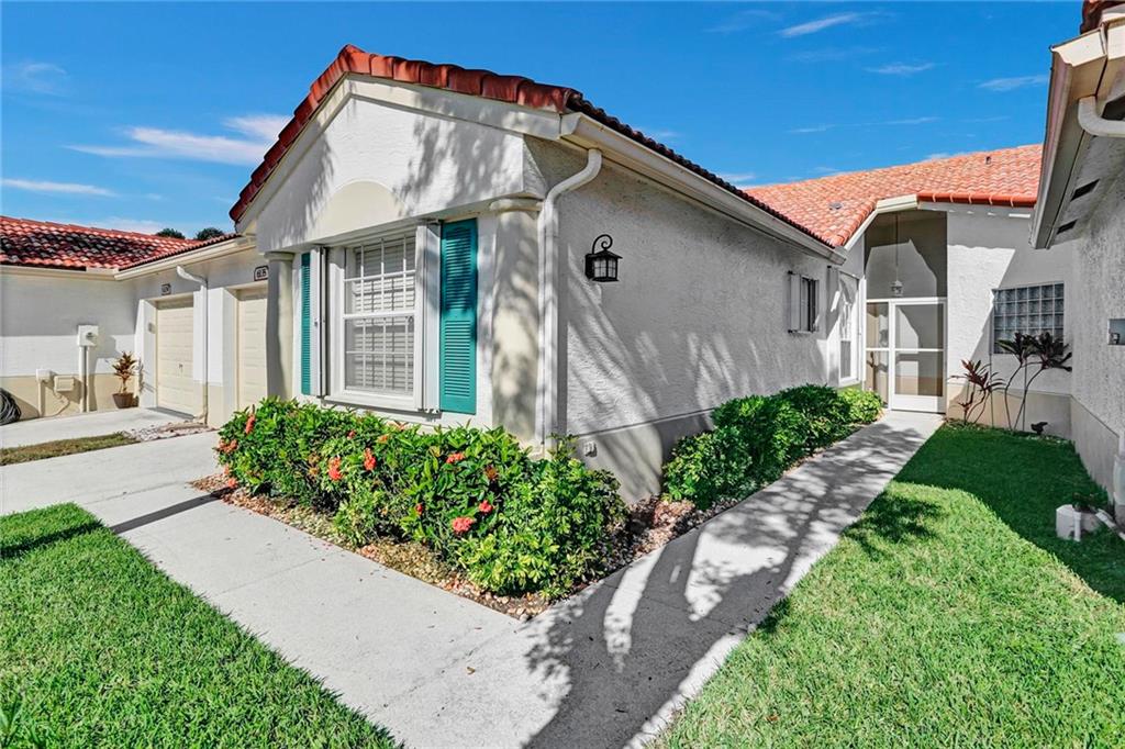 Floral Lakes - Residential