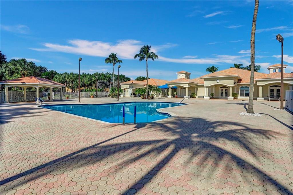 Floral Lakes - Residential