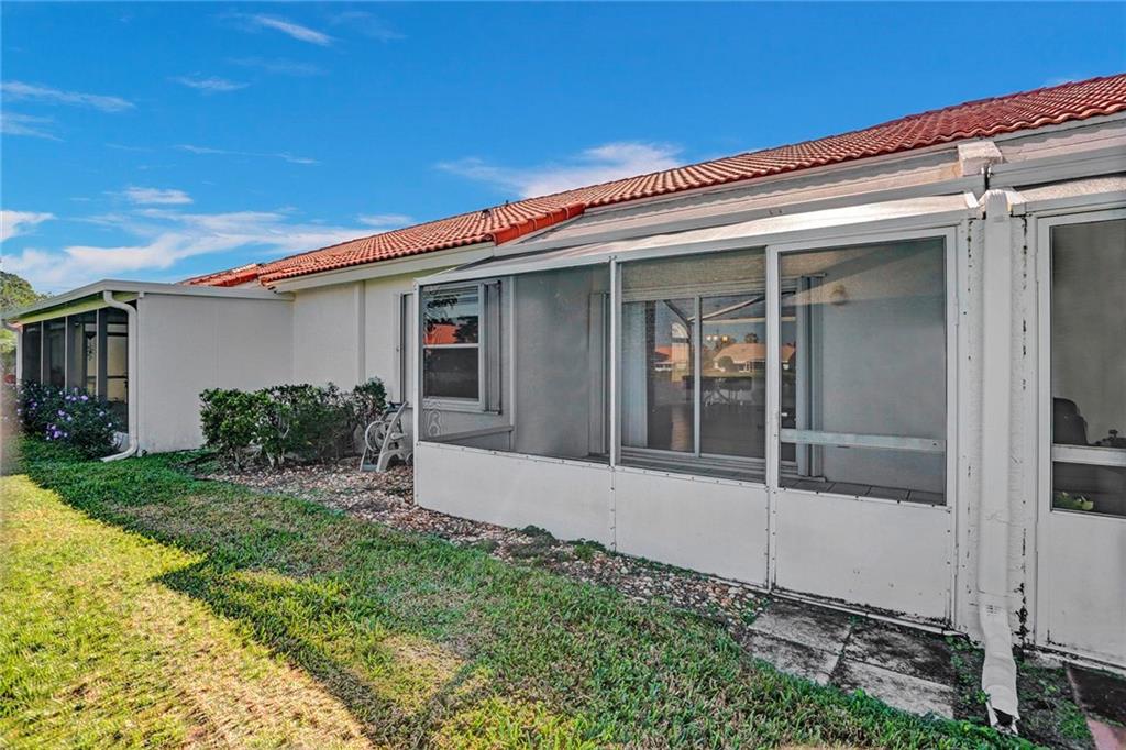 Floral Lakes - Residential