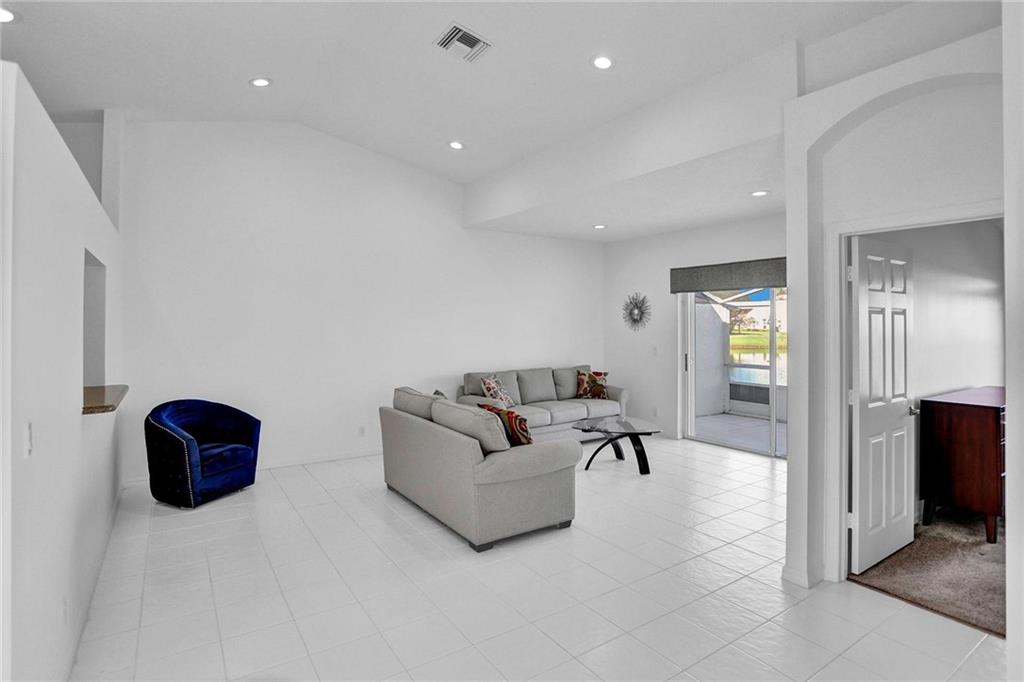 Floral Lakes - Residential