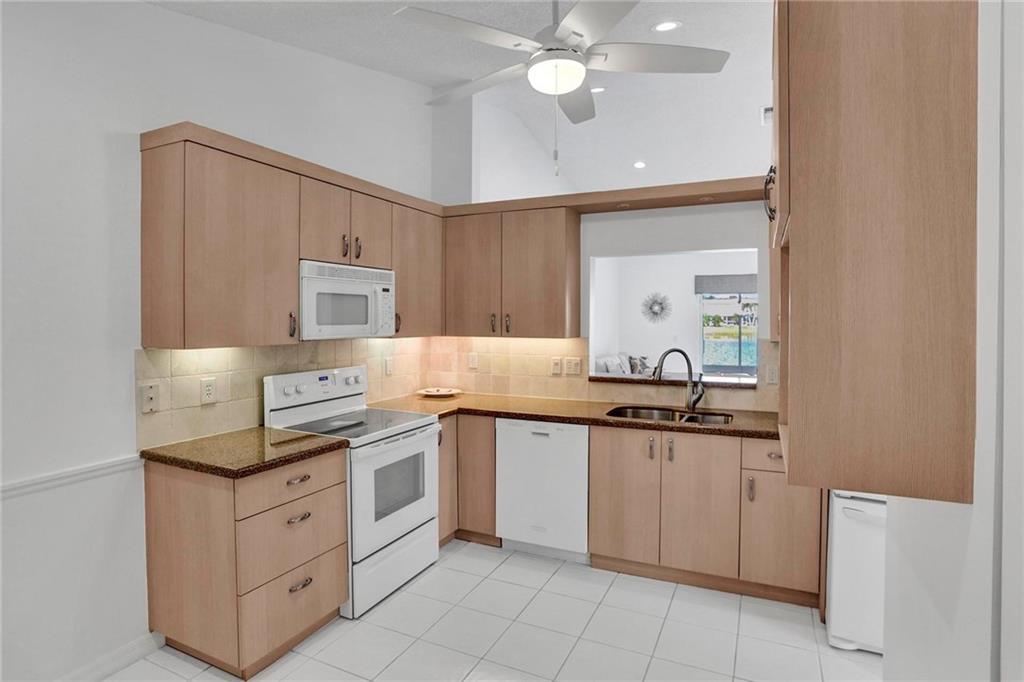 Floral Lakes - Residential