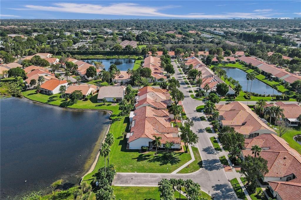 Floral Lakes - Residential