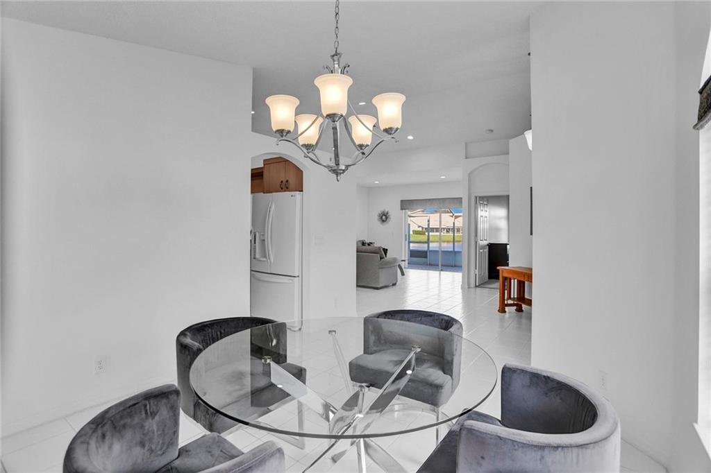 Floral Lakes - Residential