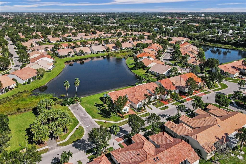 Floral Lakes - Residential