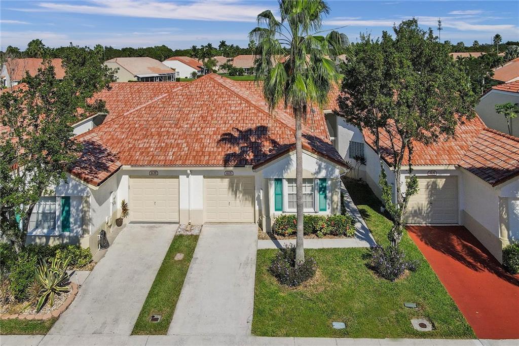 Floral Lakes - Residential