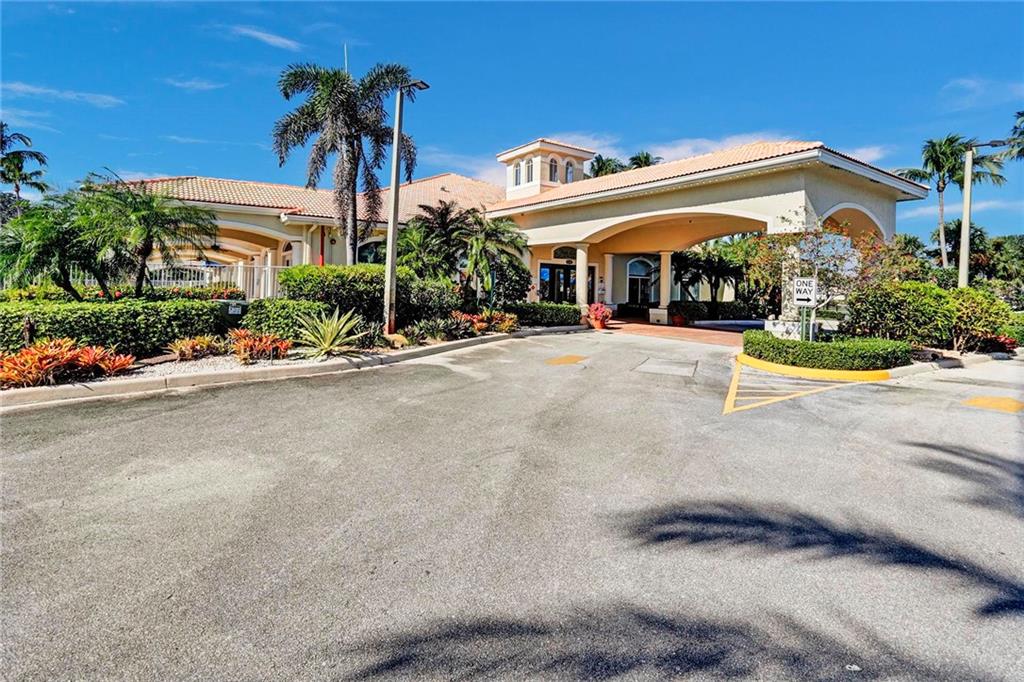 Floral Lakes - Residential