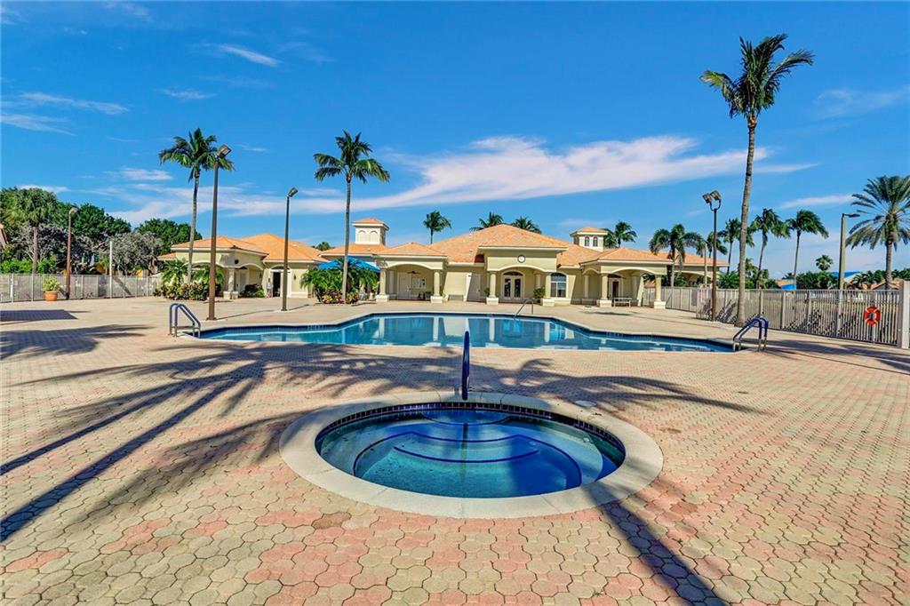 Floral Lakes - Residential
