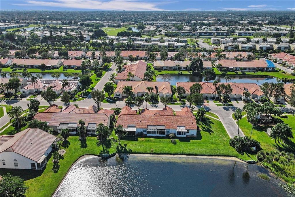 Floral Lakes - Residential