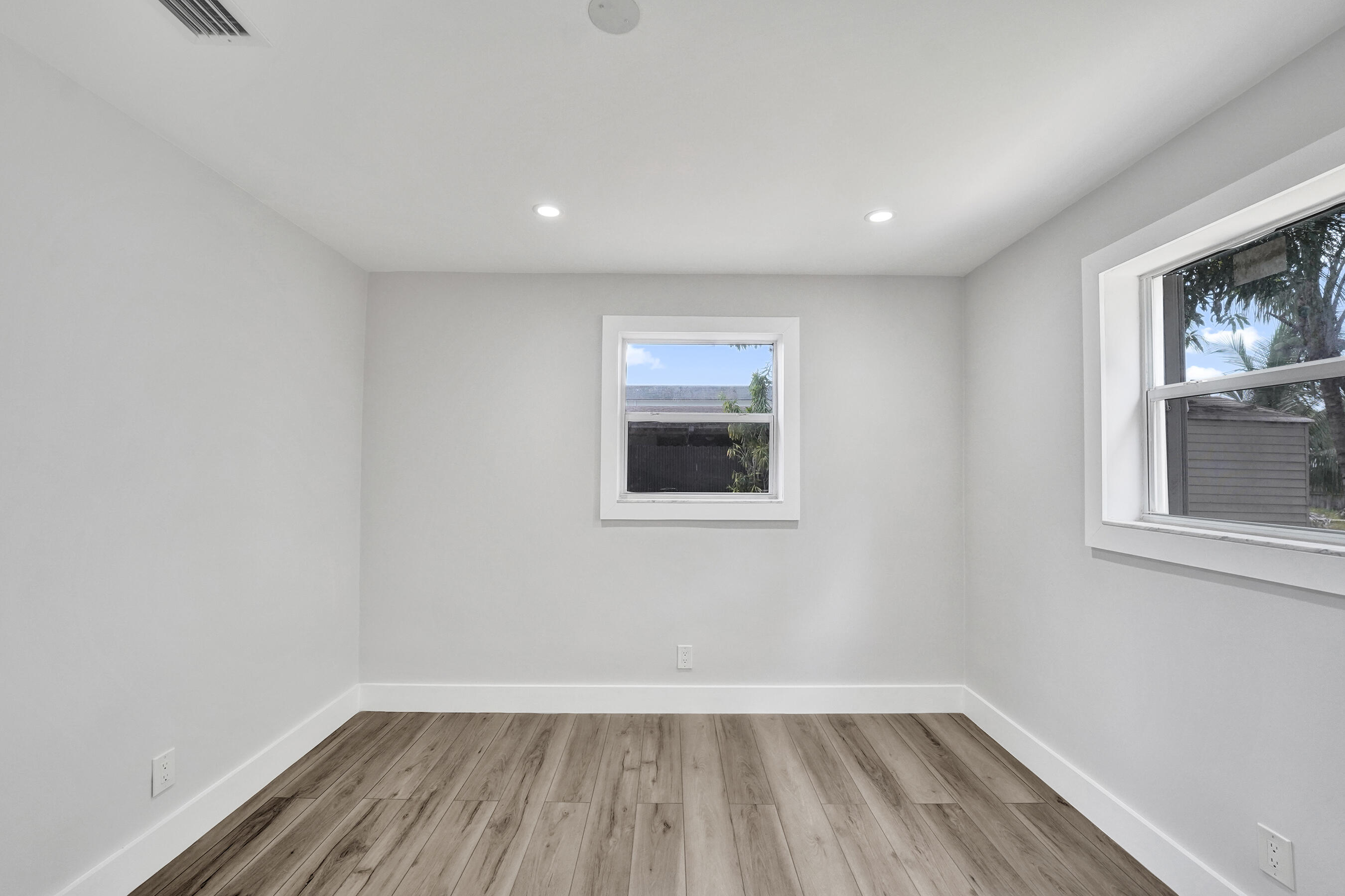 PLAYLAND VILLAGE SEC 3 - Residential Lease